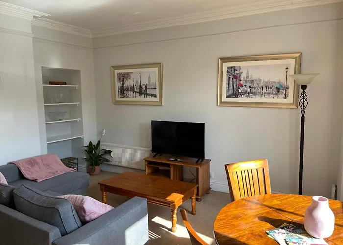 Duplex Flat In Cirencester Town Centre,Free Paking And Wifi