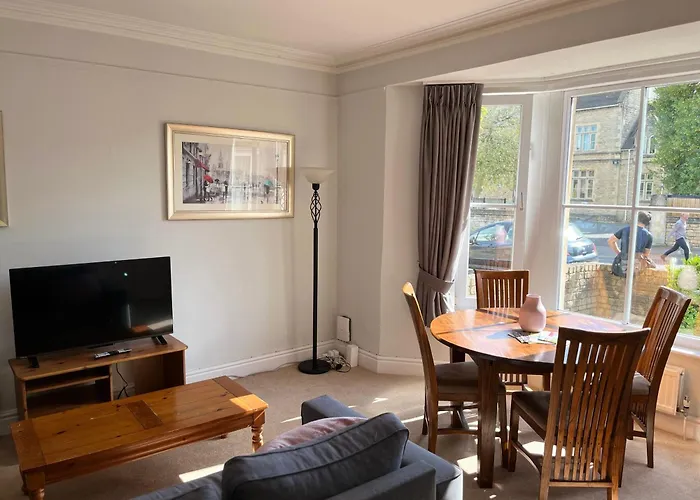 Duplex Flat In Cirencester Town Centre,Free Paking And Wifi