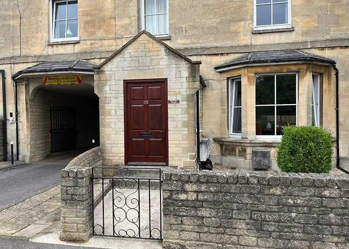 Duplex Flat In Cirencester Town Centre,Free Paking And Wifi