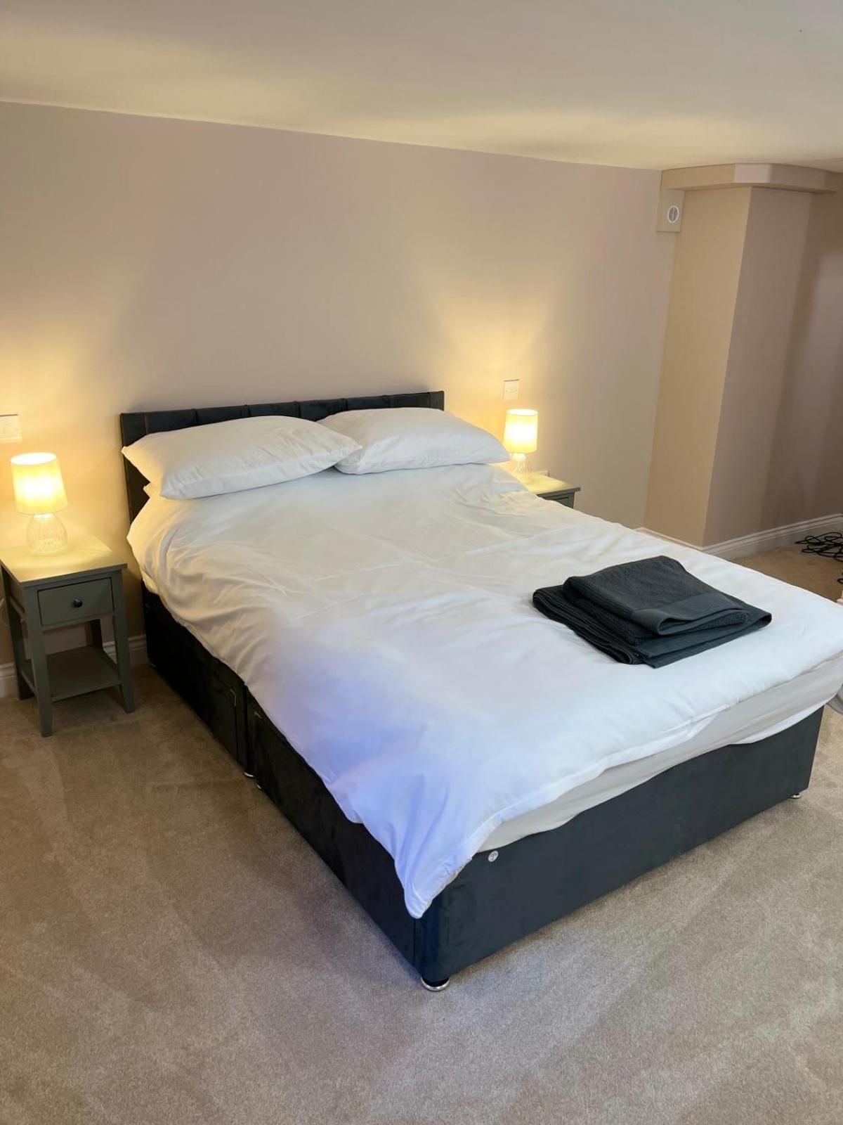Duplex Flat In Town Centre,free Paking And Wifi * Cirencester