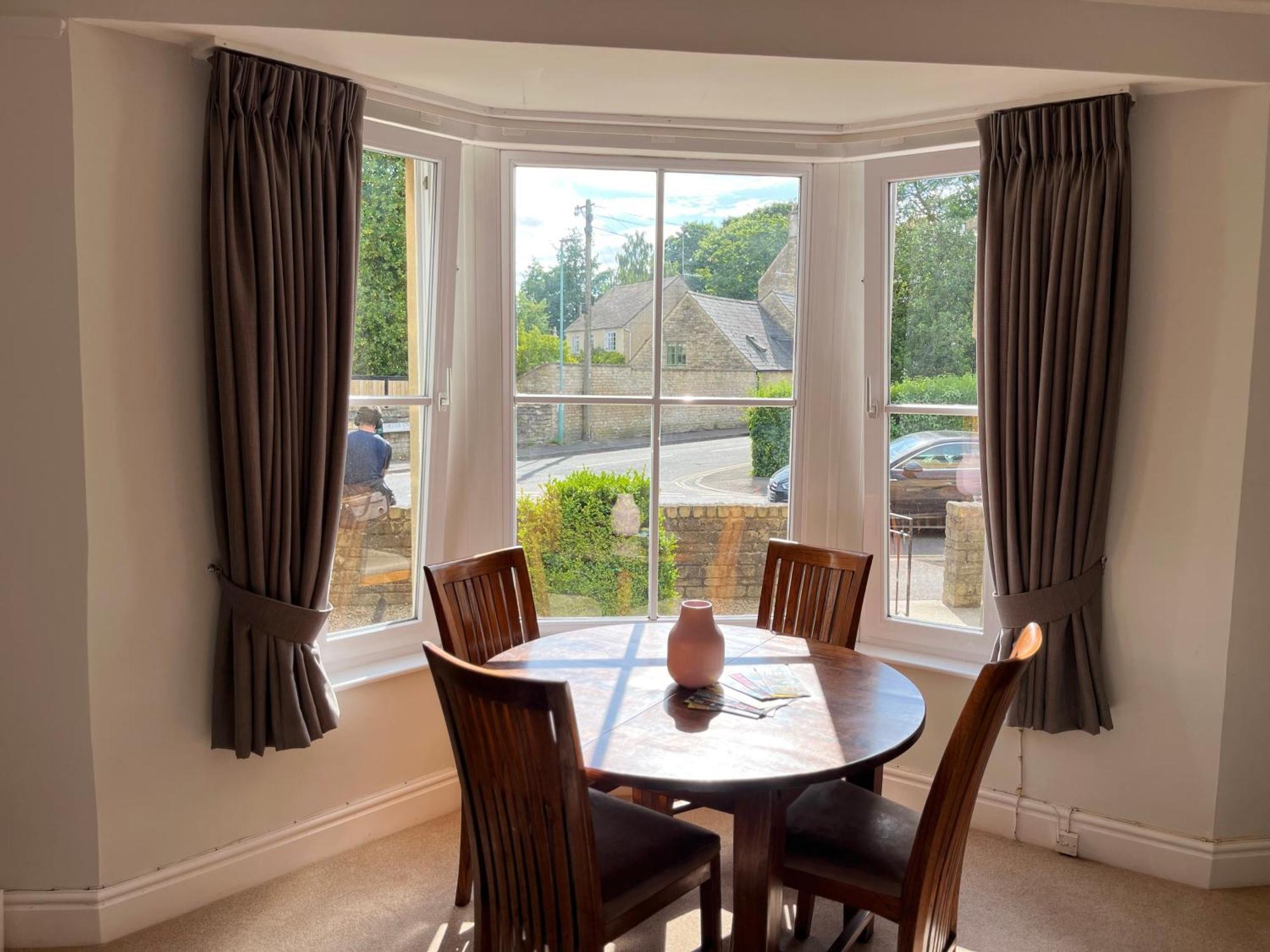 Duplex Flat In Town Centre,free Paking And Wifi Apartment