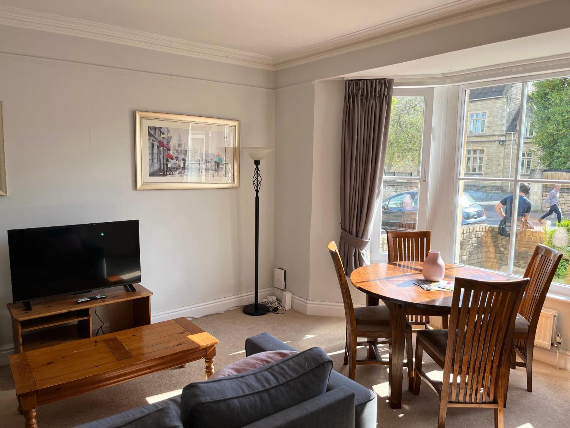 Duplex Flat In Town Centre,free Paking And Wifi Apartment Cirencester
